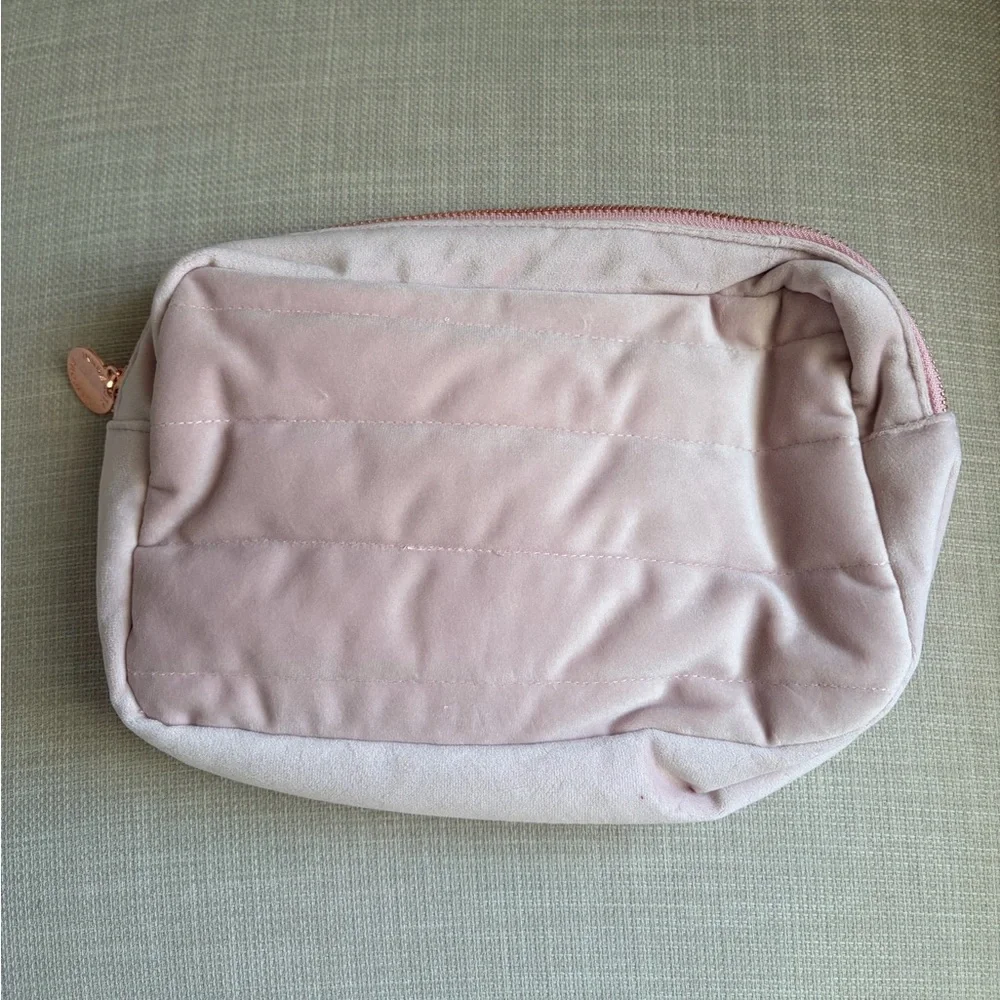 NWT iNNBeauty Limited Edition Blush Velvet Makeup Bag